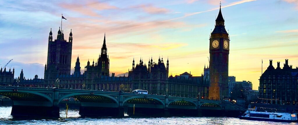 UK Travel Guide for First-Time Visitors (Save Money Tips)